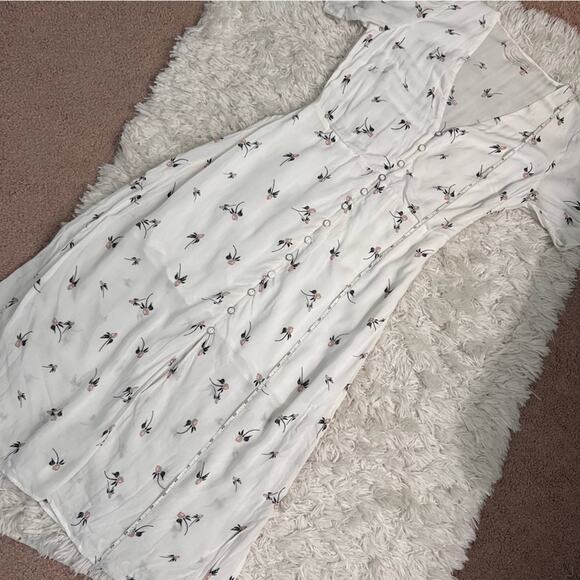 Urban Outfitters Melanie Button Down Lightweight Floral Midi Dress Size M - Picture 12 of 13
